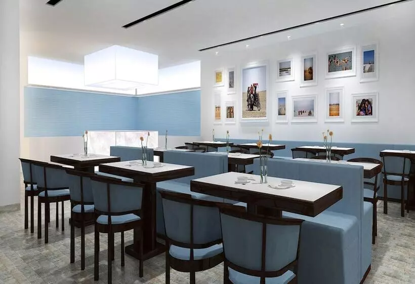 Отель Ambar Sarovar Portico