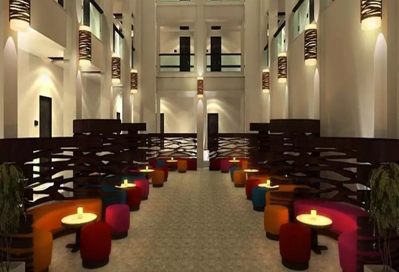 Отель Ambar Sarovar Portico