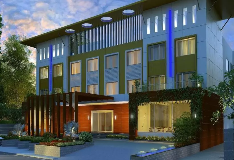 Отель Ambar Sarovar Portico