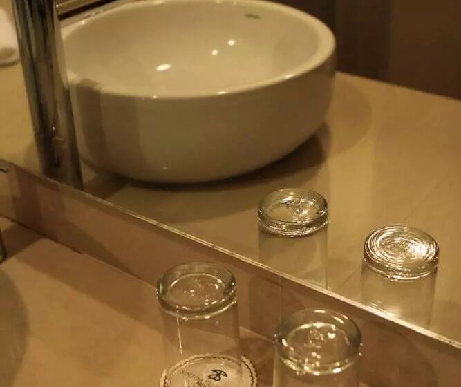 هتل Griya Sintesa