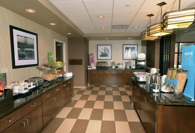 בית מלון כפרי Hampton Inn Springfieldsoutheast