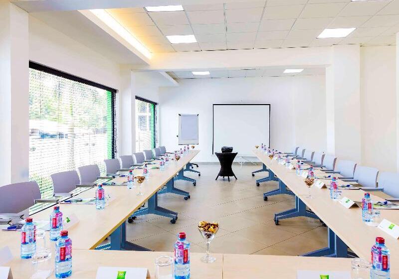 Hotel Ibis Styles Accra Airport