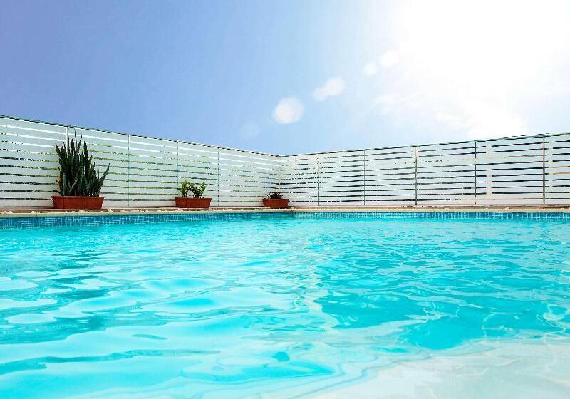 Hotel Ibis Styles Accra Airport