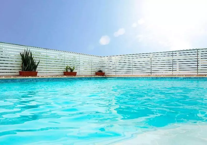 호텔 Ibis Styles Accra Airport