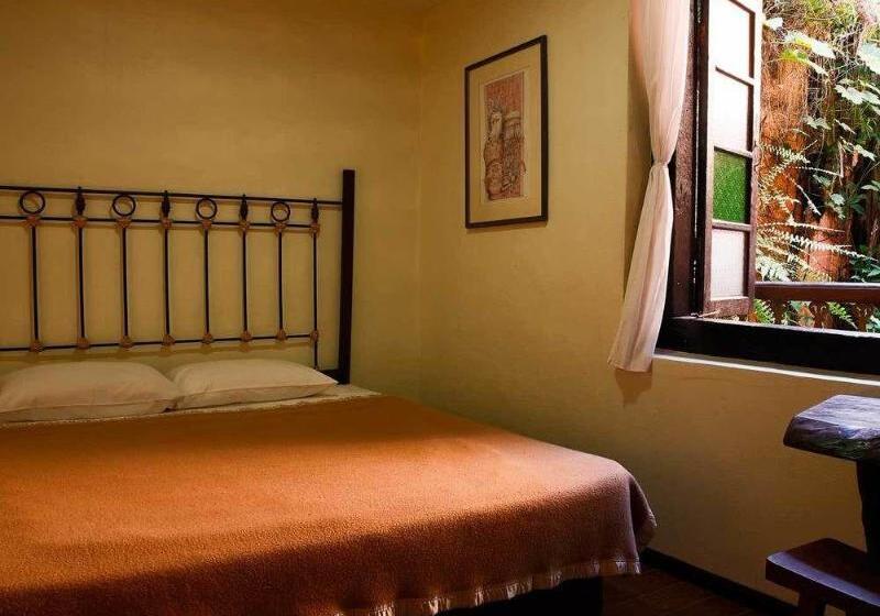 Hotel Kuching Waterfront Lodge