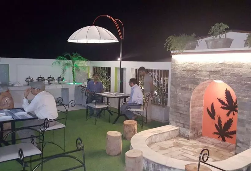 هتل Light House Agra By Park Tree