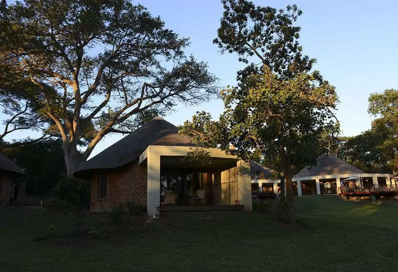 هتل Lilayi Lodge