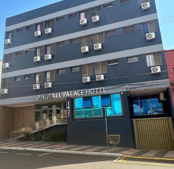 Отель Randall Palace