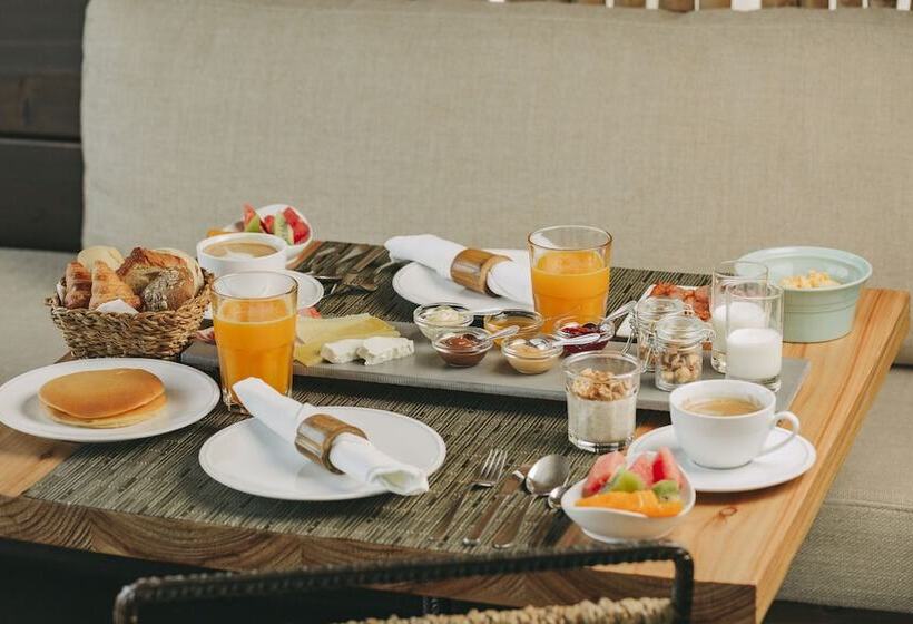 هتل Santa Bárbara Ecobeach Resort