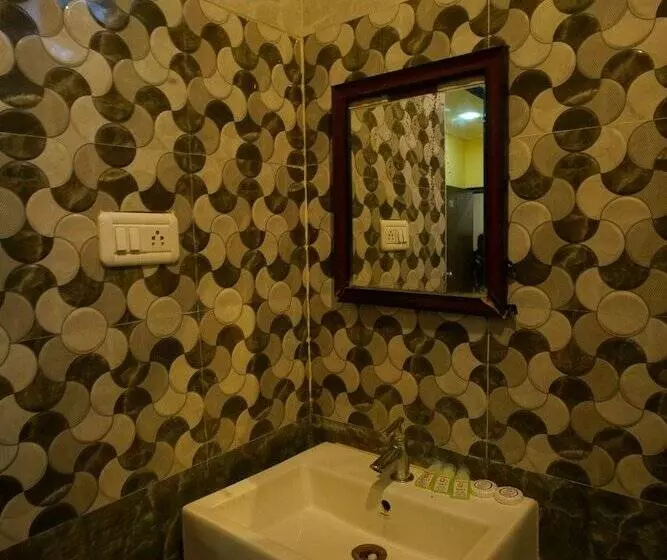 هتل Season 4 Residences Teynampet Near Apollo Hospital ,balaji Dental, Us Consulate