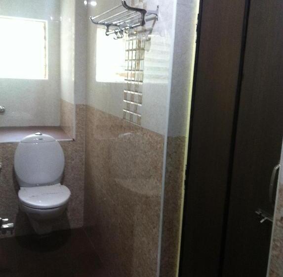 ホテル Season 4 Residences   Teynampet Near Apollo Hospital ,balaji Dental, Us Consulate