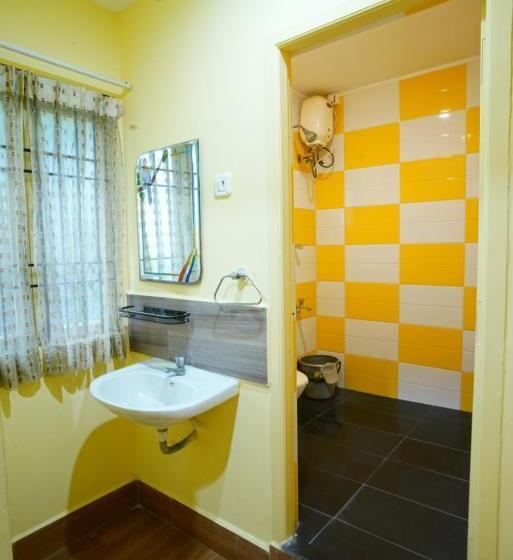 ホテル Season 4 Residences   Teynampet Near Apollo Hospital ,balaji Dental, Us Consulate