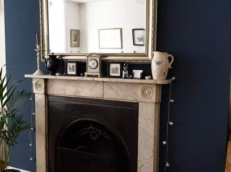 בית מלון כפרי Starlings Guest House