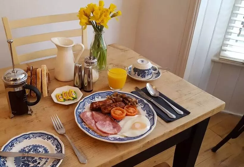 בית מלון כפרי Starlings Guest House