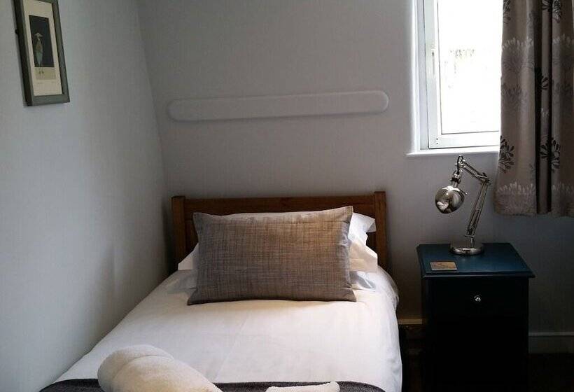 호텔 Starlings Guest House