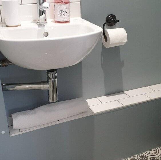 호텔 Starlings Guest House