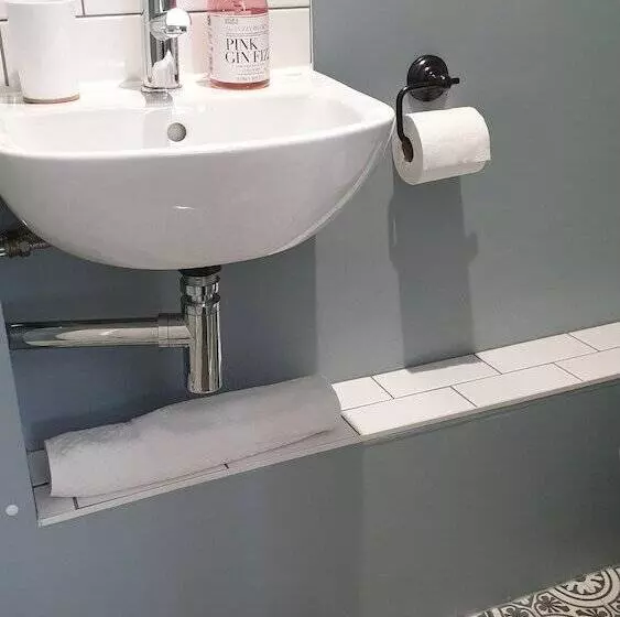 בית מלון כפרי Starlings Guest House