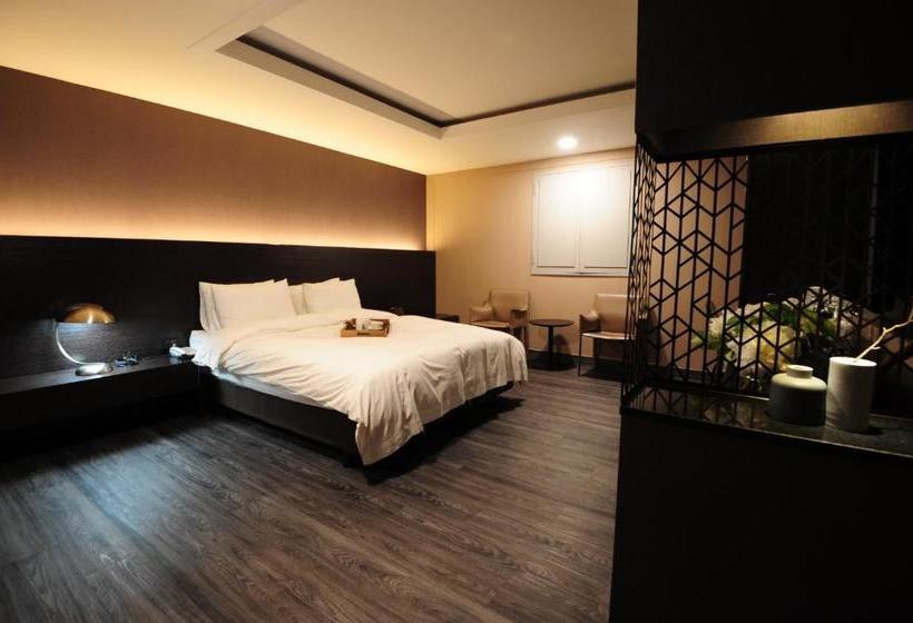 בית מלון כפרי Tatev