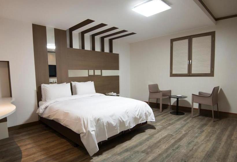 בית מלון כפרי Tatev