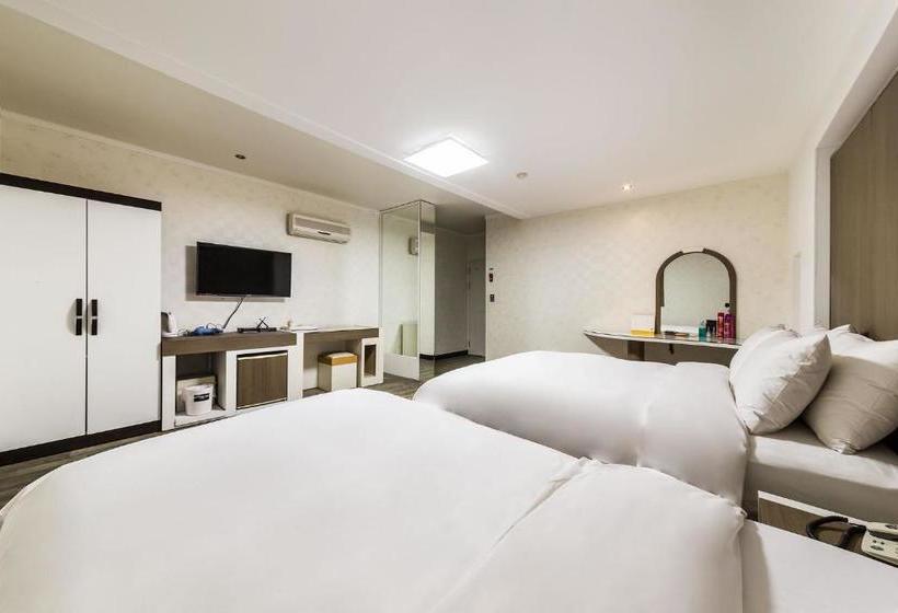 בית מלון כפרי Tatev