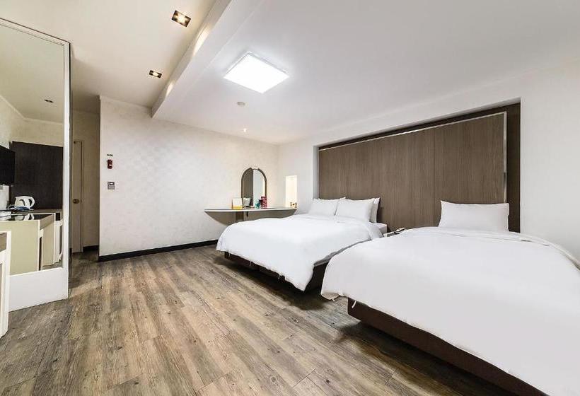 בית מלון כפרי Tatev