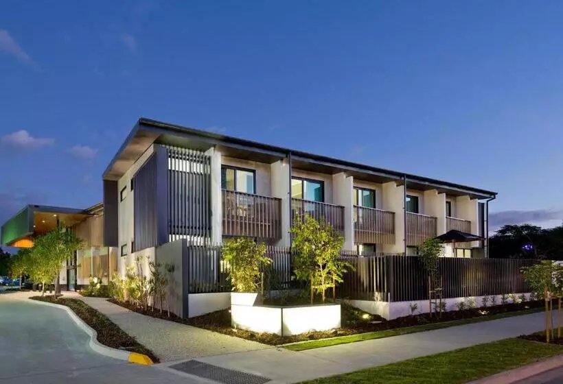 Glen Hotel And Suites