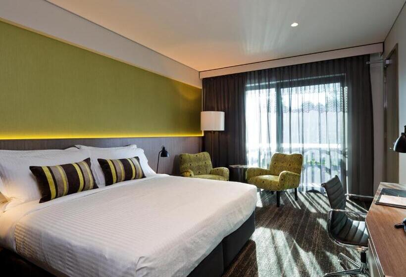 Glen Hotel And Suites