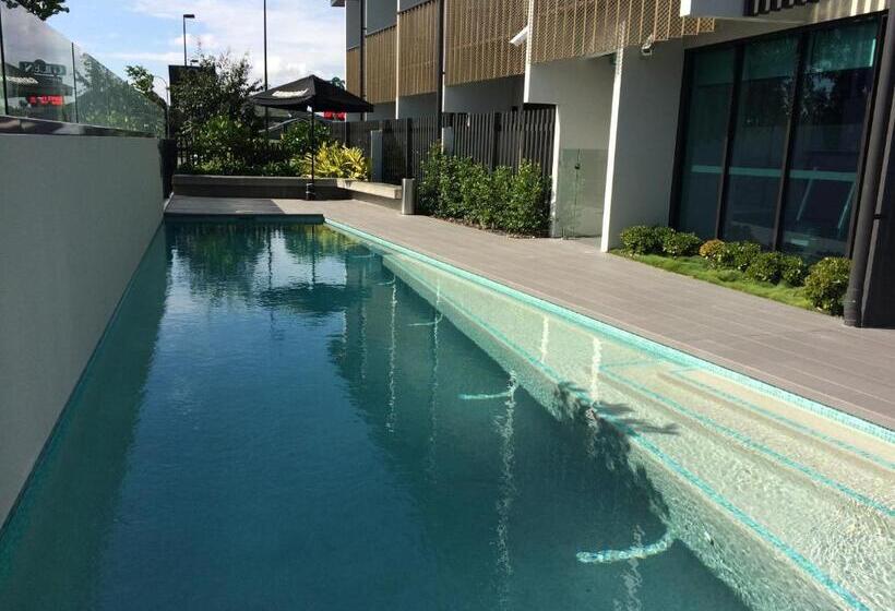 Glen Hotel And Suites