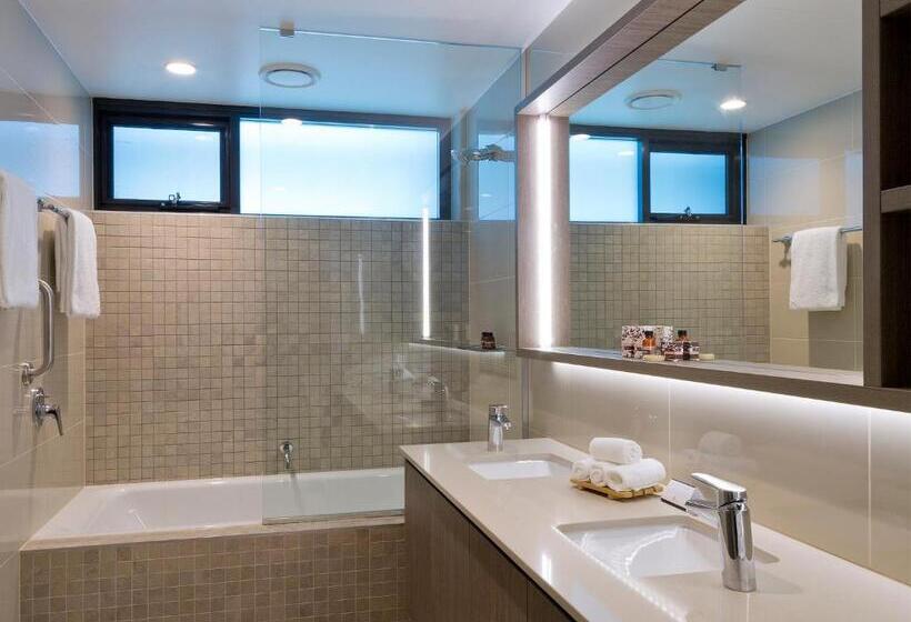 Glen Hotel And Suites