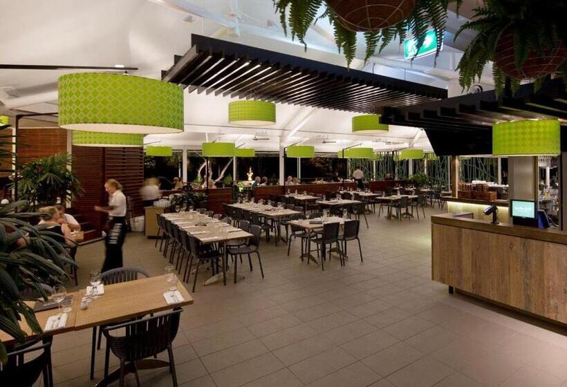 Glen Hotel And Suites