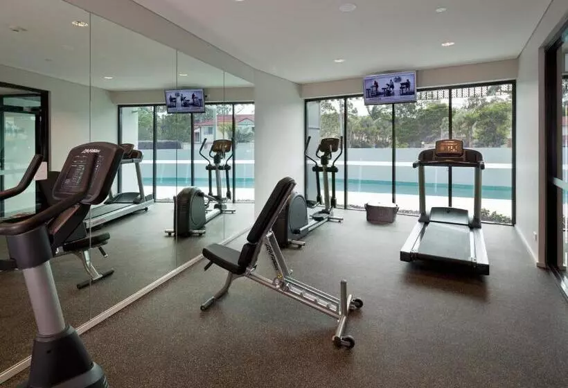 Glen Hotel And Suites