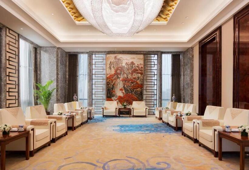 Отель Wanda Realm Nanchang