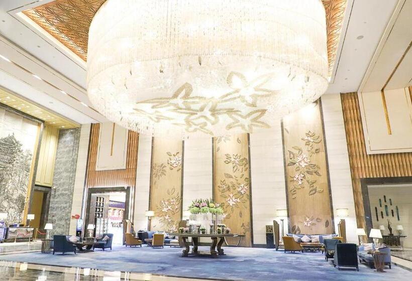 Отель Wanda Realm Nanchang