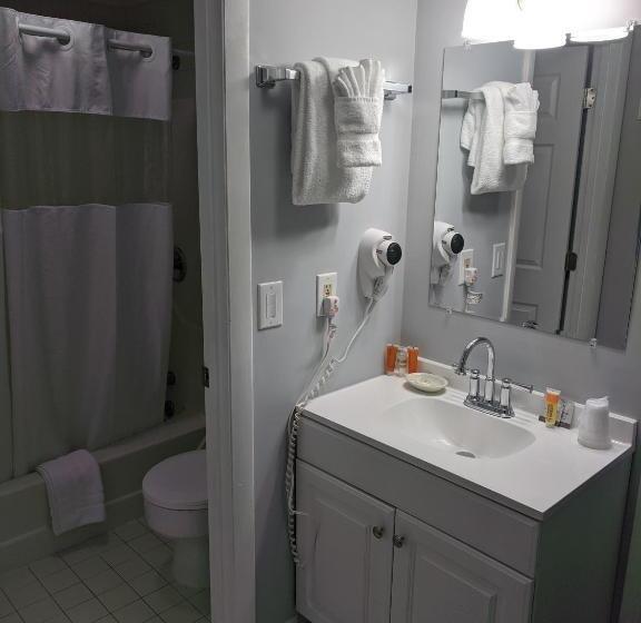 فندق على الطريق Eastern Inn & Suites