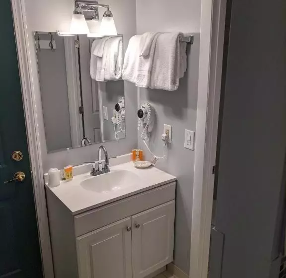 Motel Eastern Inn & Suites