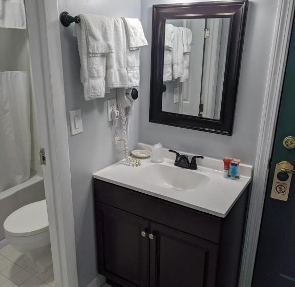 فندق على الطريق Eastern Inn & Suites