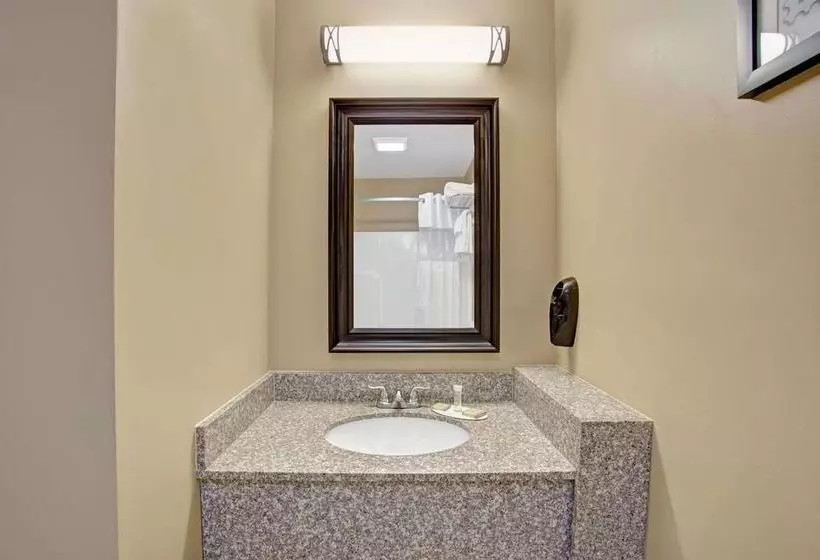 Motel Super 8 By Wyndham Asbury Park