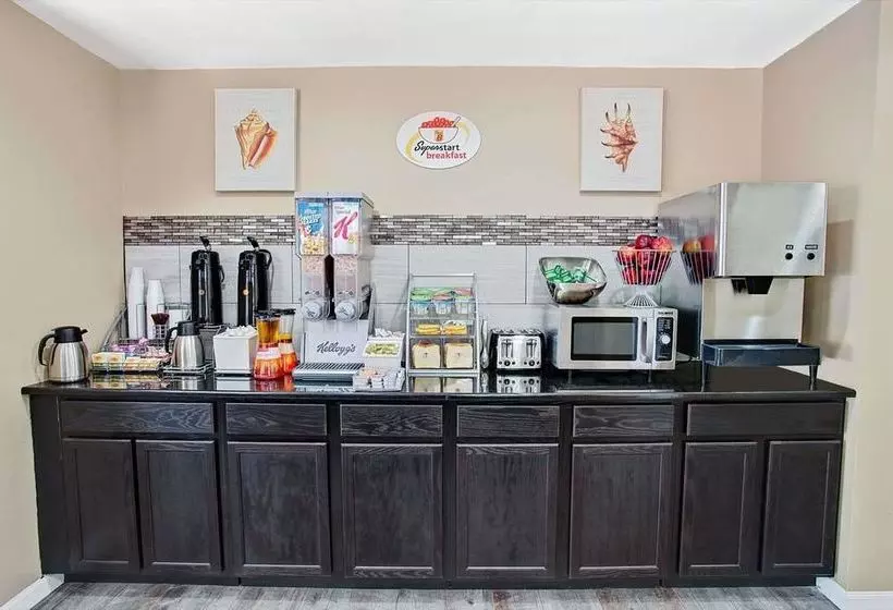 Motel Super 8 By Wyndham Asbury Park