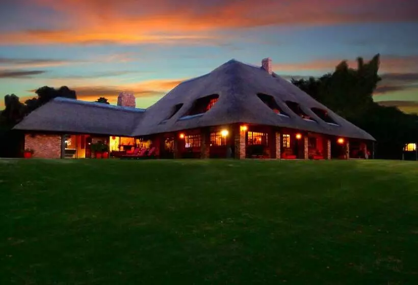 Пансион African Footprints Lodge