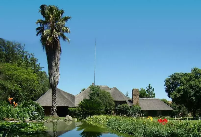 Пансион African Footprints Lodge