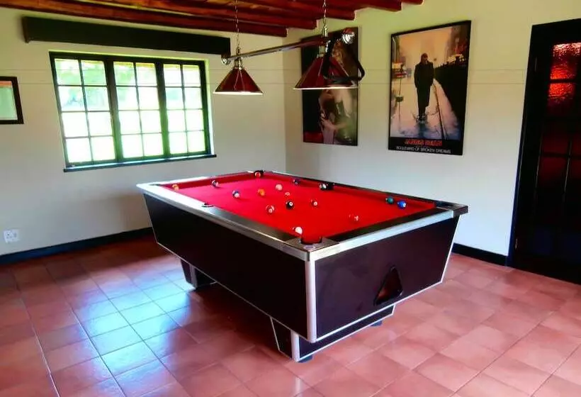 Пансион African Footprints Lodge