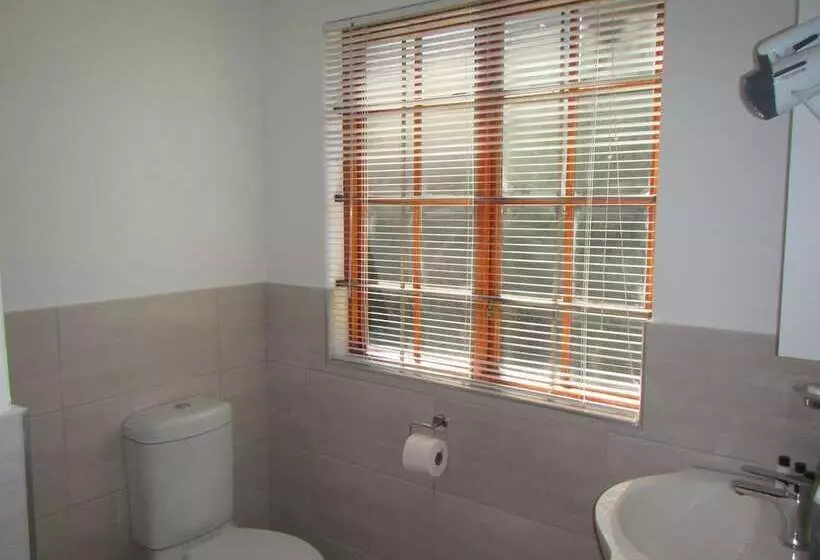 Пансион African Footprints Lodge