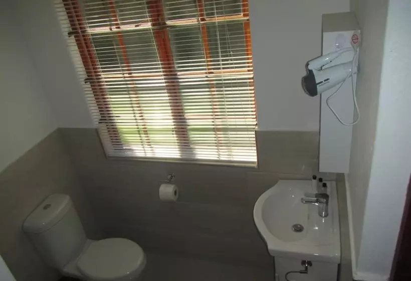 Пансион African Footprints Lodge