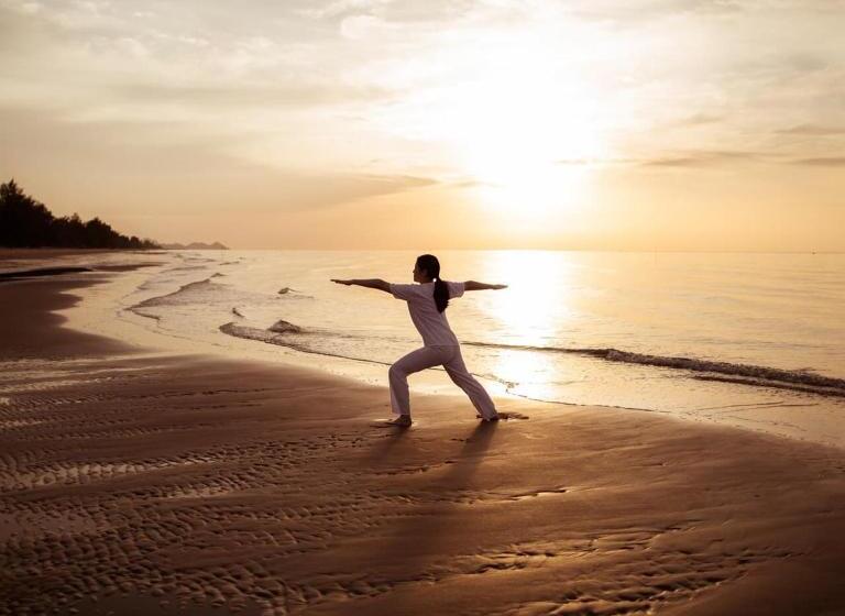 استراحتگاه Dhevan Dara Beach Villa Kuiburi