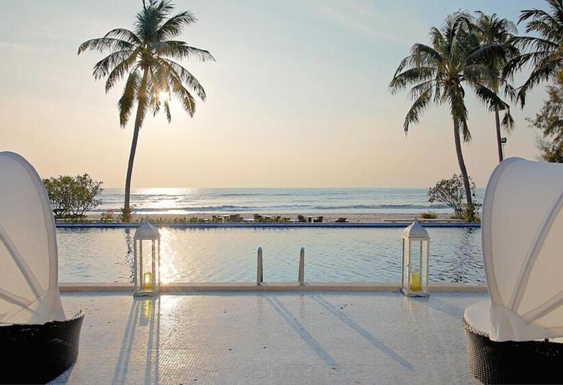 استراحتگاه Dhevan Dara Beach Villa Kuiburi