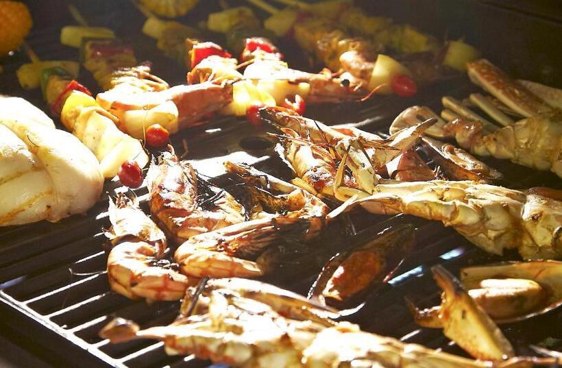 استراحتگاه Dhevan Dara Beach Villa Kuiburi