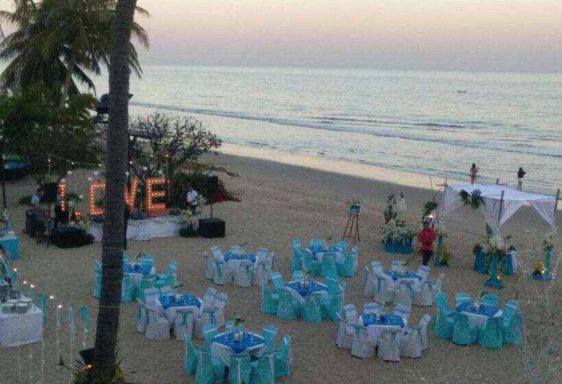 استراحتگاه Dhevan Dara Beach Villa Kuiburi