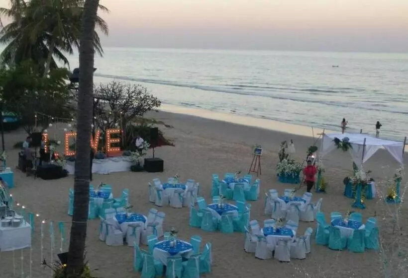 استراحتگاه Dhevan Dara Beach Villa Kuiburi