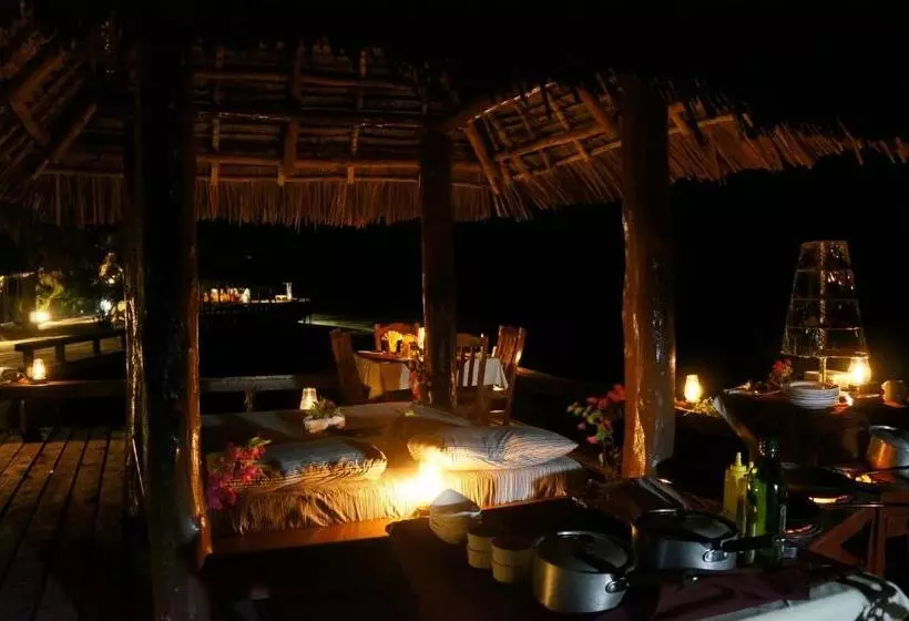 استراحتگاه Mnarani Beach Cottages