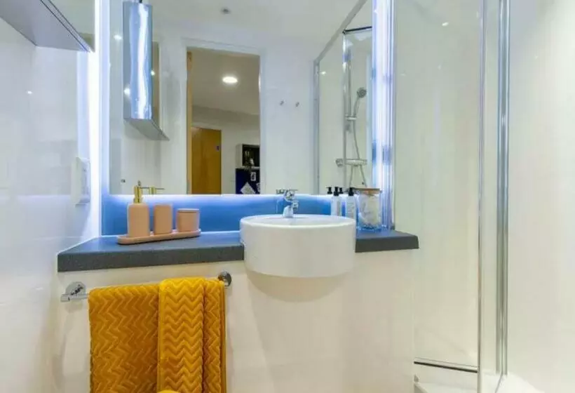 ユースホステル Modern Ensuite Rooms, Chester   Sk